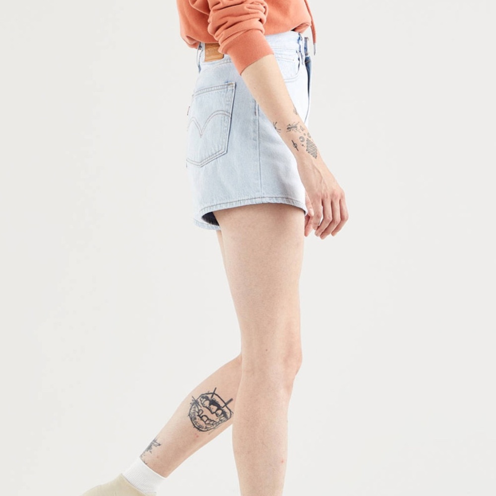 Levi's Light Wash Denim Jean Shorts - Picture 4 of 12